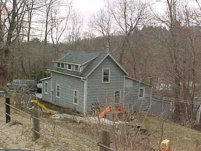 Building photograph for 8 BUNKER HILL ROAD
